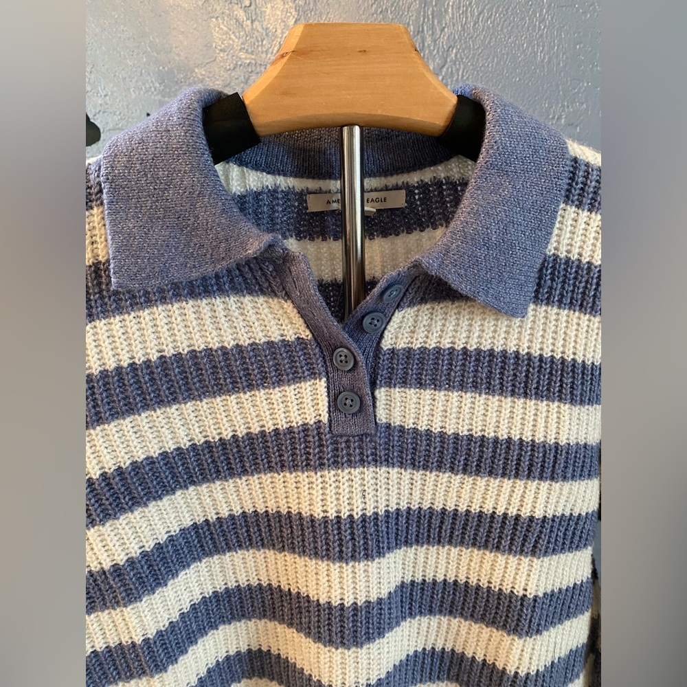 NWT American Eagle Striped Blue and Cream Knit Sweater - Picture 4 of 10
